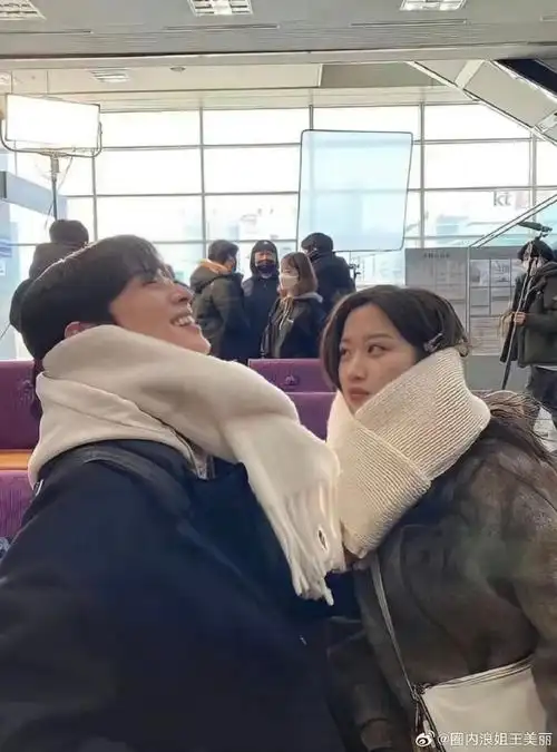 文佳煐车银优合照