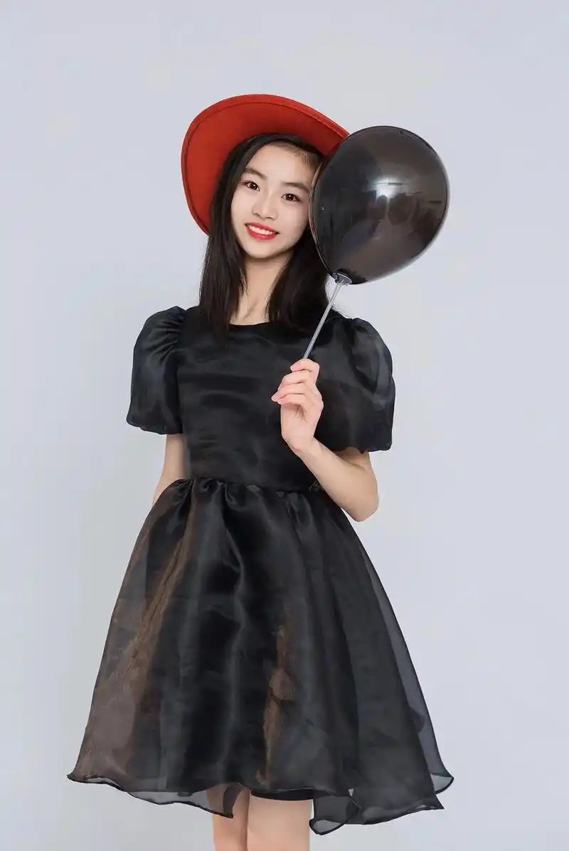 十二岁小女生主题