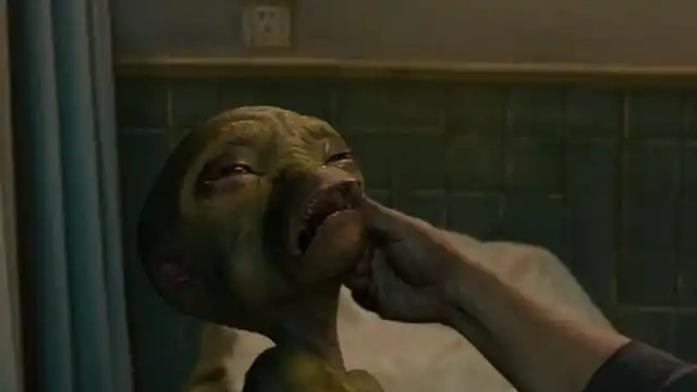 疯狂的外星人被指调戏母猴用作泡酒徐峥的外星人大哥有点惨