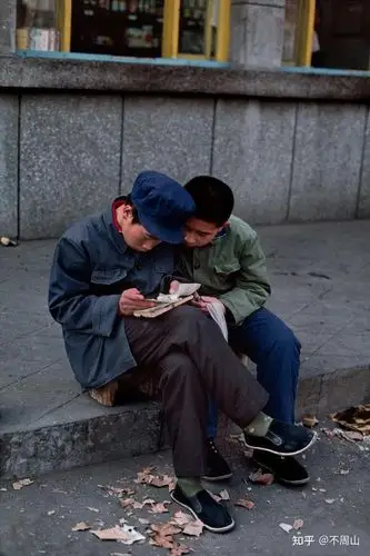 80年代怀旧老照片,小人书,看电影,郊游 - 知乎