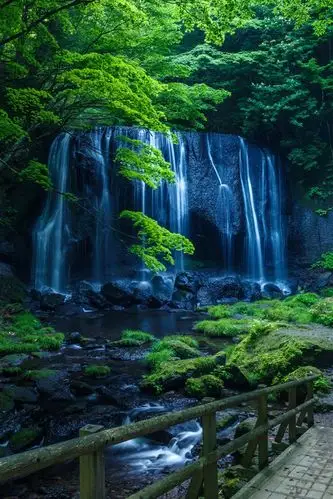 壁纸 瀑布,溪流,树木,绿色,公园 5120x2880 uhd 5k 高清壁纸, 图片