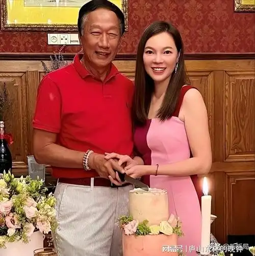 曾馨莹是林心如闺蜜为郭台铭生下3个孩子一家五口生活幸福