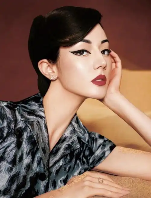 迪丽热巴时尚芭莎八月刊大片来了