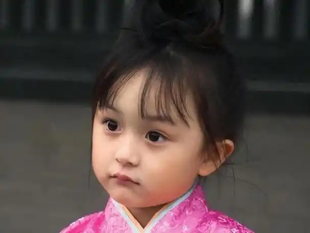 一部热播剧《芈月传》中的童星刘楚恬,以她奶声奶气的表演俘获了所有