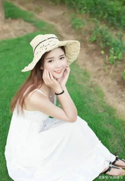 清凉夏日素颜女神治愈系户外自拍写真摄影照片