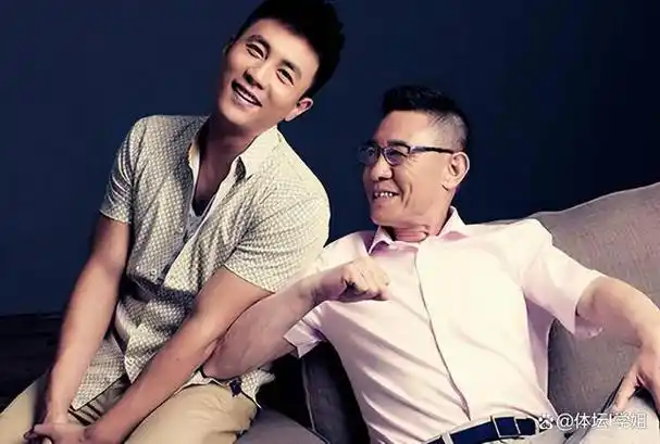 她一嫁演员祝延平二嫁杜淳老爸杜志国如今与儿子相依为命