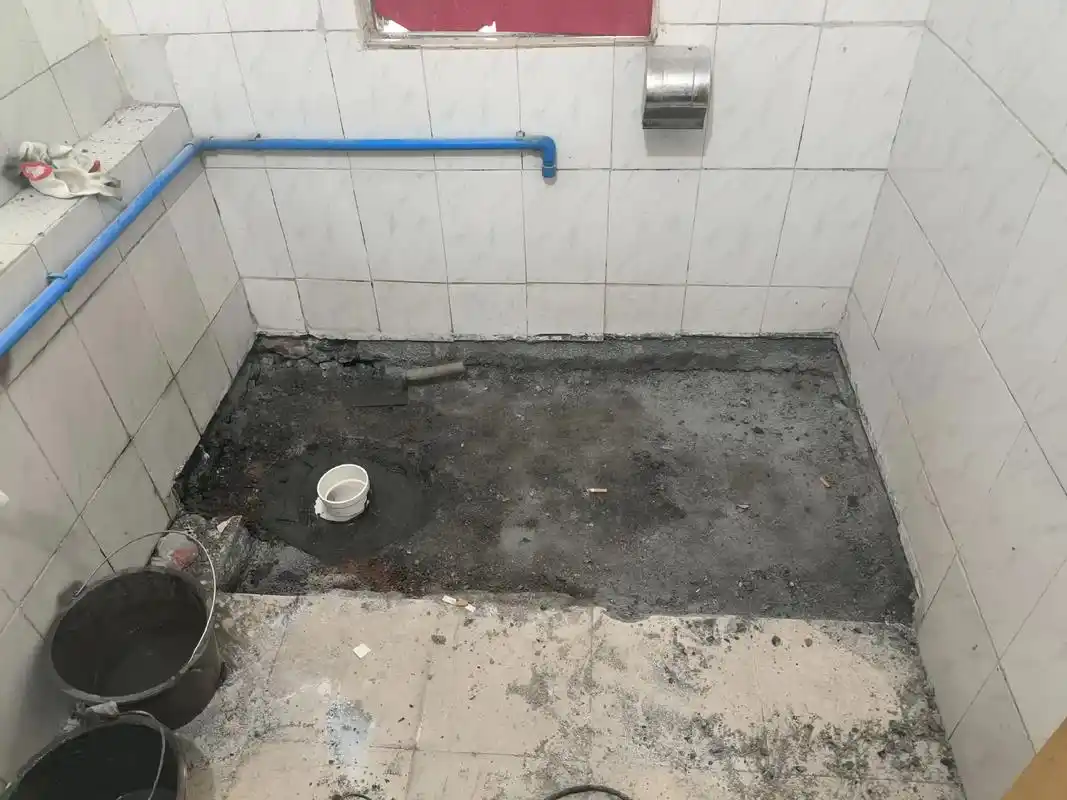 农村做义工的一天,帮老人家改造厕所,蹲厕改成马桶,顺利完工 - 抖音