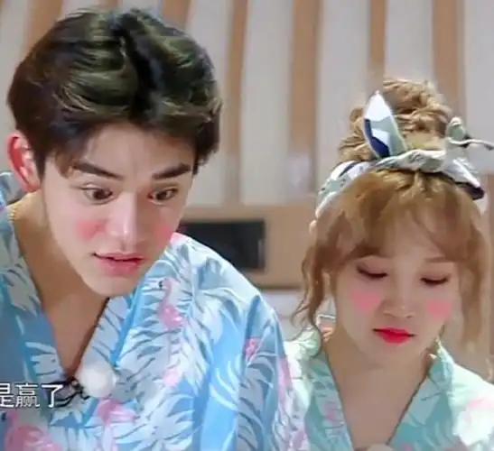 跑男再现cp套路?黄旭熙宋雨琦互动太甜,其实他们间早有"猫腻"