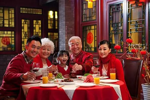 oppo r9s新年特别版(2799元)推荐理由:喜庆新年红 超强拍照去年10月