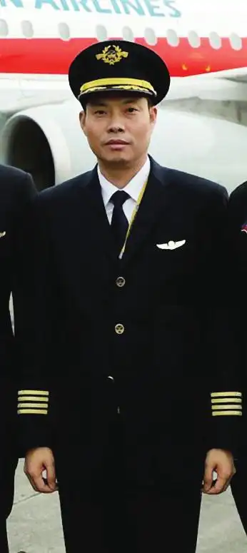 中国机长再现"民航奇迹"(图)