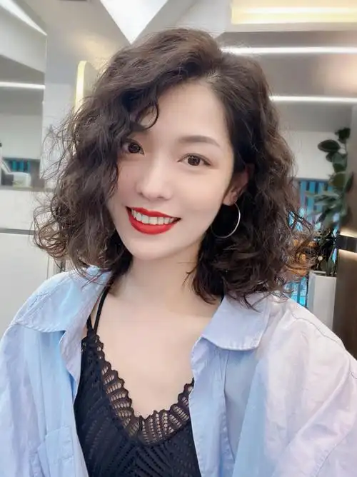 复古风港式羊毛卷显脸小显发量卷发