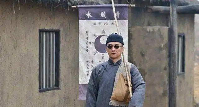 大师给乾隆算命,能活到80岁,大清800年国运,乾隆大怒:斩