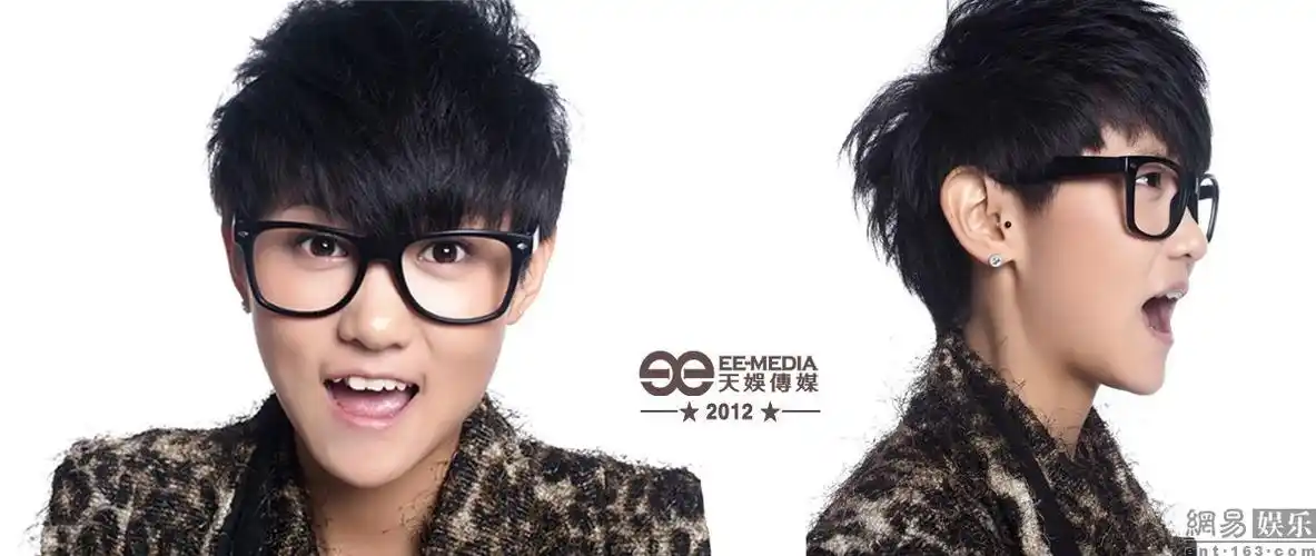 2011快女12强贺岁写真曝光