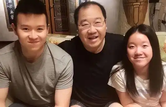 63岁宋丹丹为亏欠儿子落泪宠爱孙子是对儿子的补偿