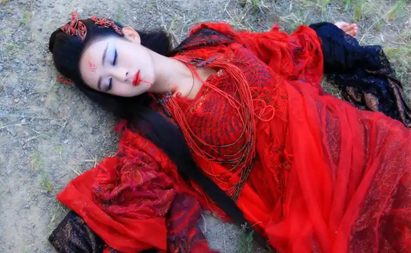 是否抄袭?悲惨虐心师徒恋,80后的雪花神剑00后的花千骨