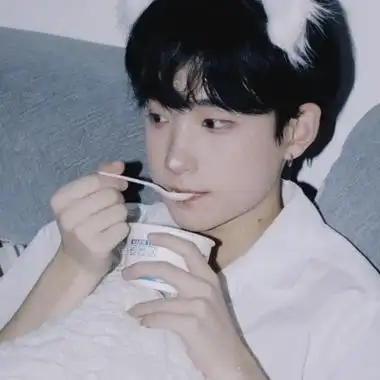 禾白|卖萌系男生头像|好事会到来 在那之前 你要坚持等下去