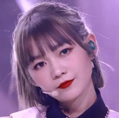 段奥娟头像美化