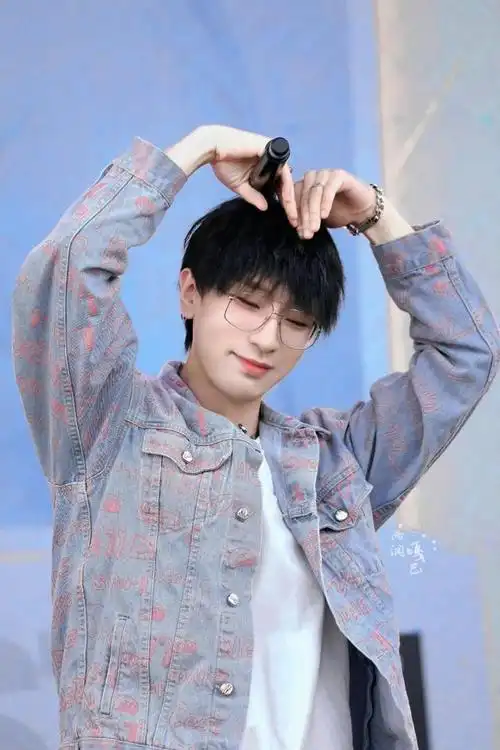 看到cv景向谁依的颜值,网友直言:哥哥可以直接出道了