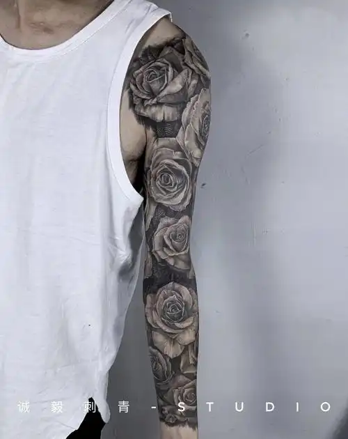 浪漫玫瑰花花臂纹身图片_手臂腿部欧美写实新传统纹身图案(2)_福建省