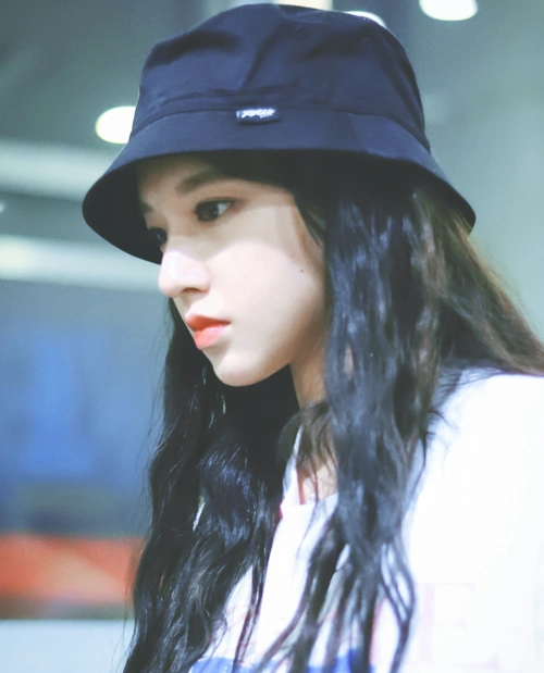 justin吐槽程潇出道海报p腿,程潇揭justin小时候见女生就脸红