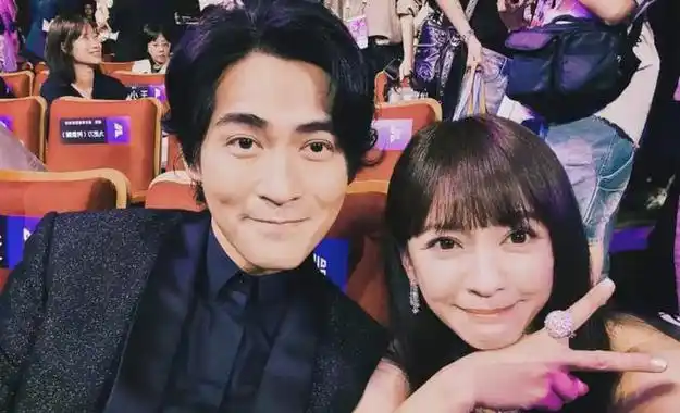 而陈意涵自从嫁给了台湾导演许富翔后,就一直被导演老公当做公主一样