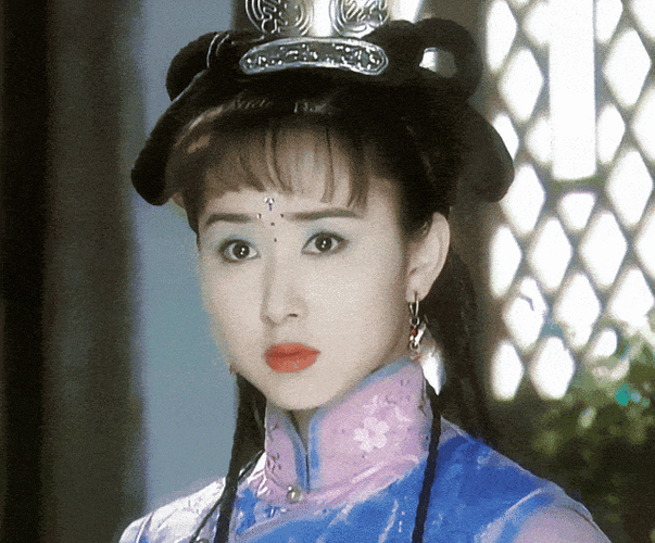 胡静与大自己12岁的马来西亚人富豪结婚,但现在分房睡,再也装不下去了