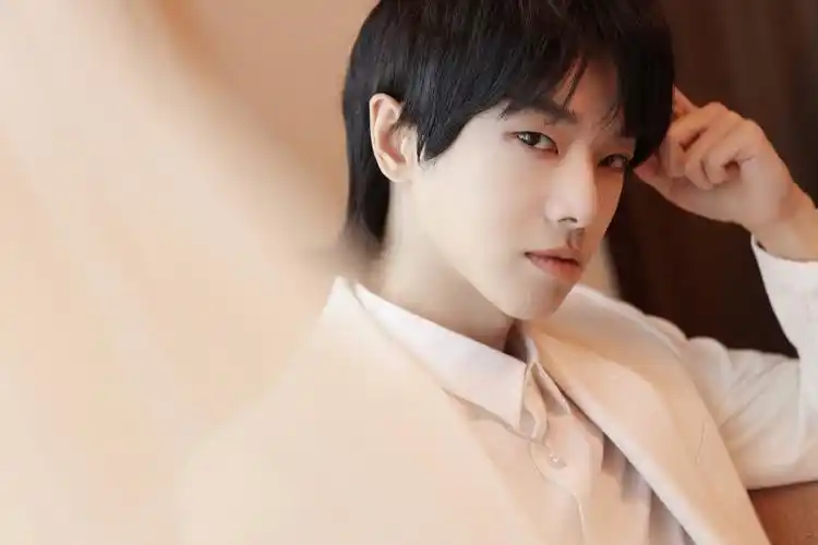 不想读书了,去当华晨宇的猫!