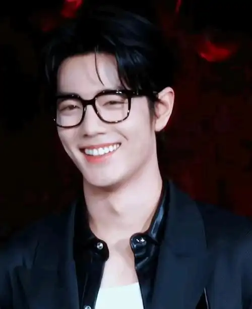 肖战笑容杀!娱乐圈最治愈的笑容!太喜欢了!