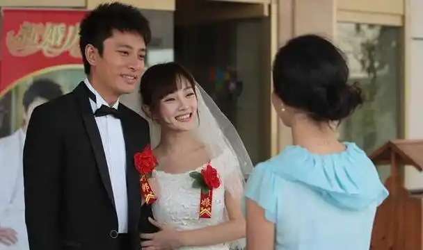 为何李小璐离婚后一直无绯闻真实原因曝出她并非在等待贾乃亮