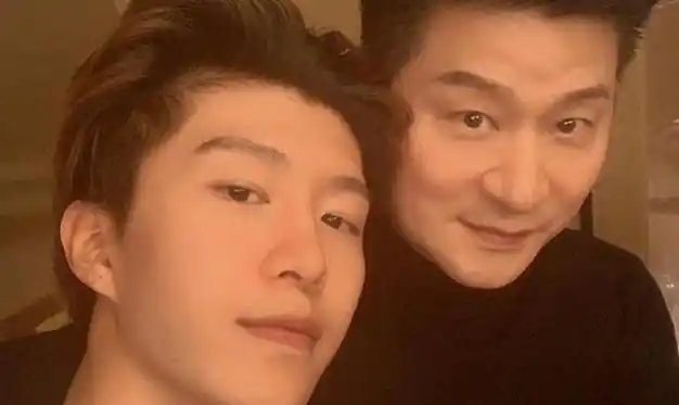 范冰冰72岁父亲引争议,试图亲吻新娘未果|范涛|范丞丞|洪金宝_网易