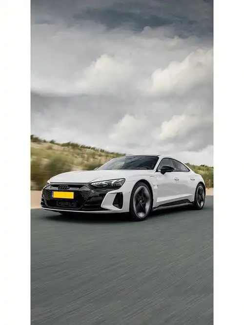 钢铁侠同款座驾奥迪rsetrongt