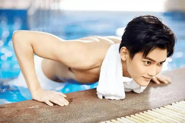 河神李现vs浪花一朵朵熊梓淇肌肉大pk李现胜