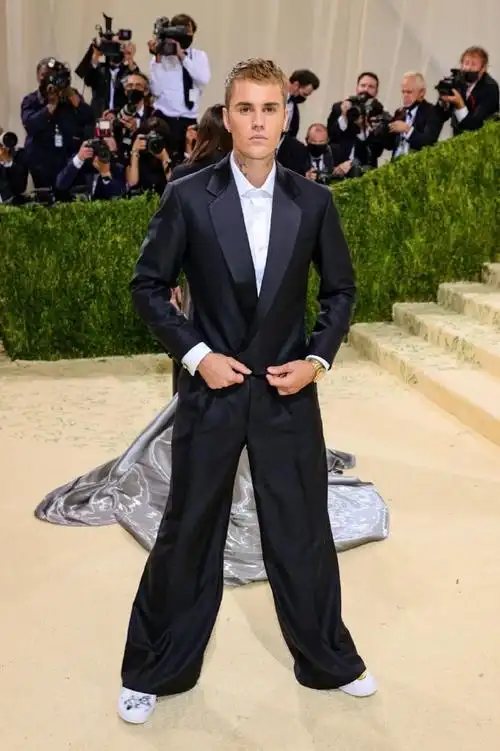 贾斯汀比伯##met gala红毯