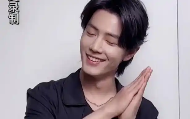 231119 肖战手势舞学习现场,胖室的套路真是一套一套的哈哈哈哈【肖战