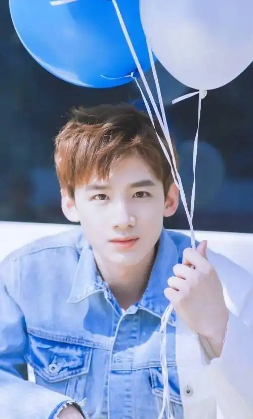 白敬亭的应援色和口号是什么呢