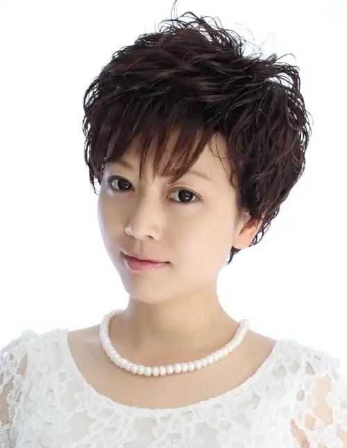 短发烫发后怎么打理持久不变形,头发护理图片,发型图片