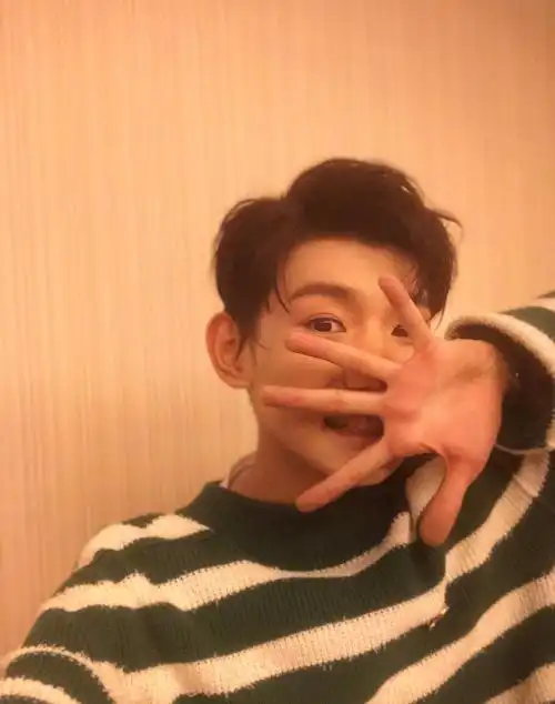 王源生活自拍照图片410