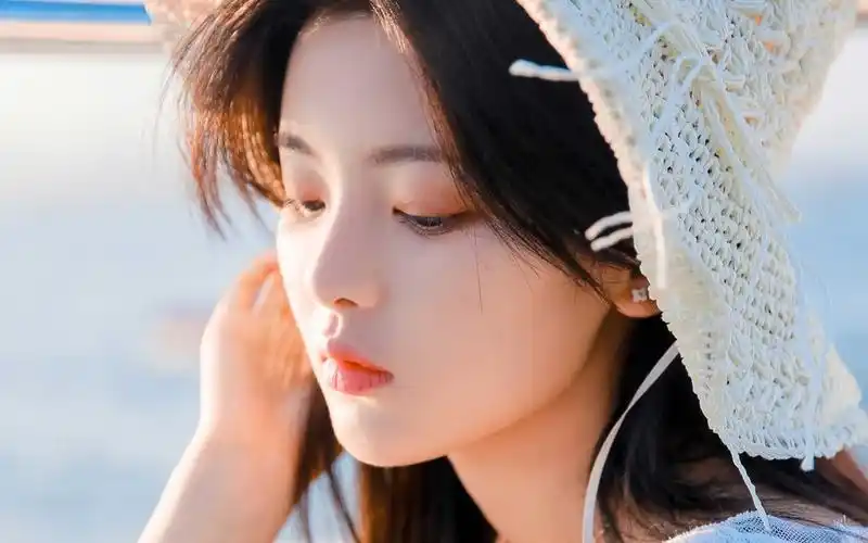 杨超越甜美小清新高清桌面壁纸