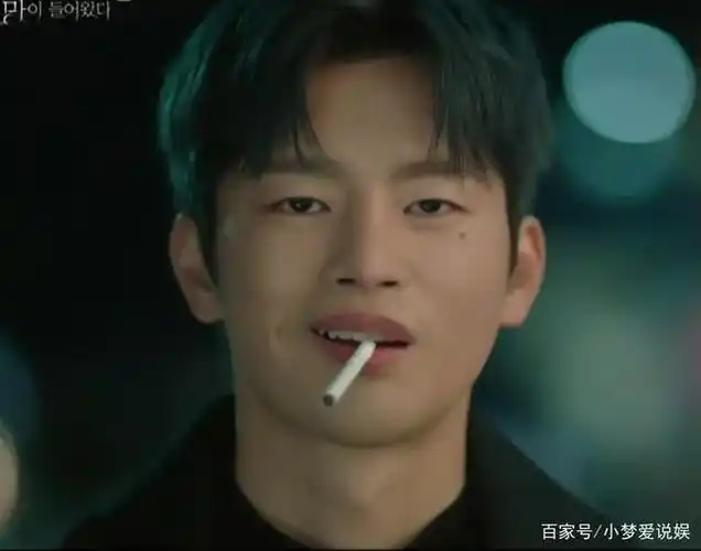 徐仁国这叼烟口型也太诱人了吧