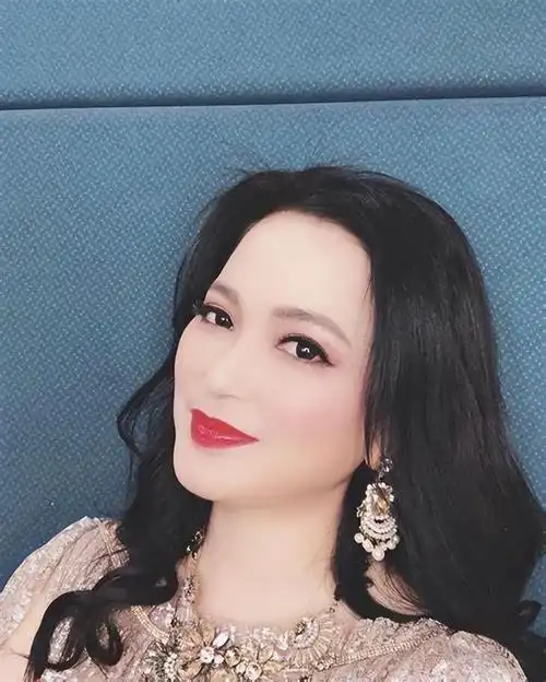 担心!港星樊亦敏曝长期带着心脏机开工,曾试过心跳突然停止好久