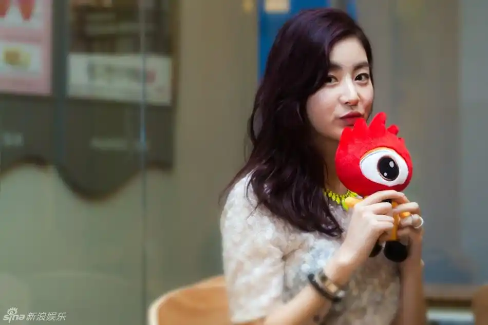 组图:对话姜素拉 对利特有遗憾爱梁朝伟汤唯_高清图集_新浪网