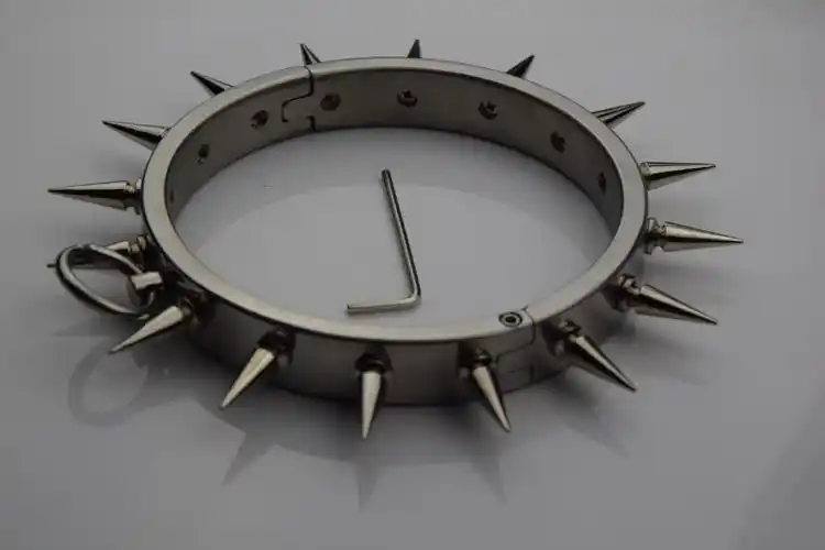 m175新款重型带刺高档女项圈 女用颈套 成人用品厂家