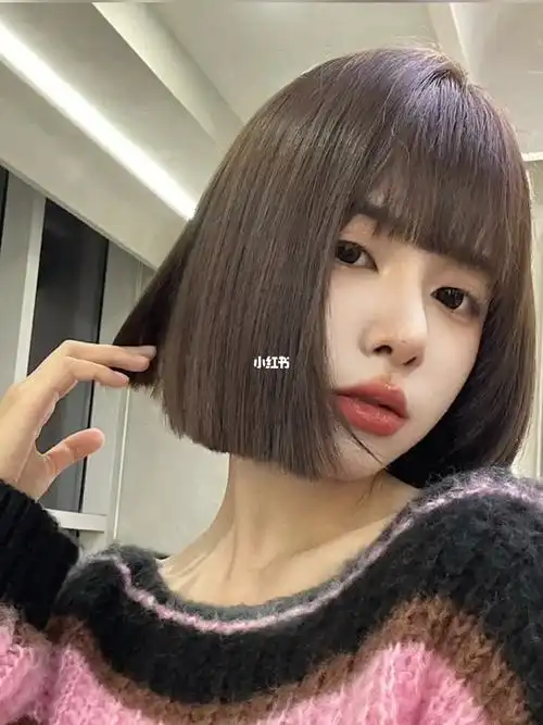 减龄十岁的一刀切短发干净利落方圆脸都适合