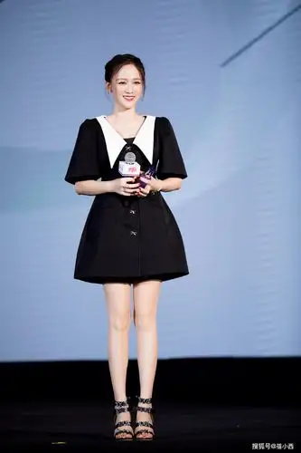 陈乔恩的"尤物气质"越来越强烈,穿黄色薄纱连衣裙,自带高级感