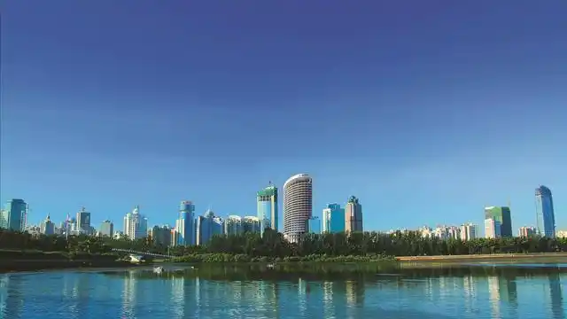 中国空气最好的城市,热带海滨风光让人流连忘返,适合长期居住