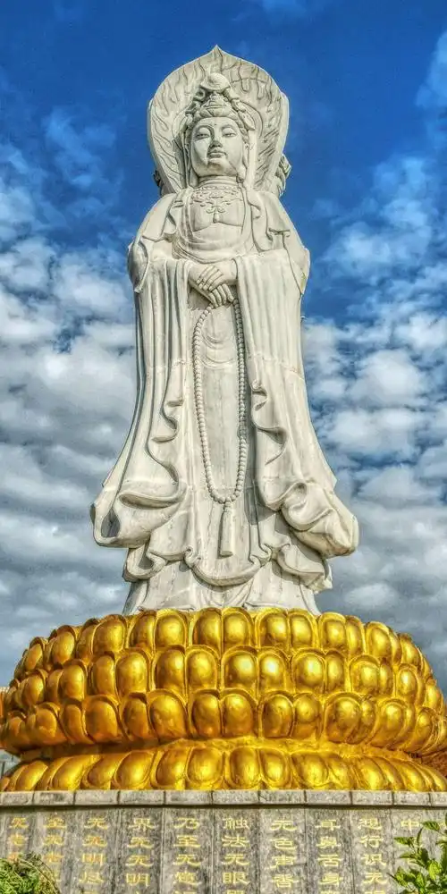 庙宇佛光,手机拍摄.