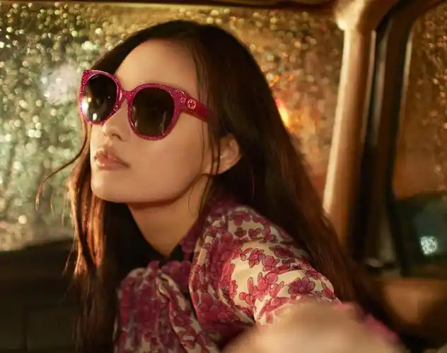 5 倪妮奢侈品代言写真曝光 展复古精致慵懒范儿