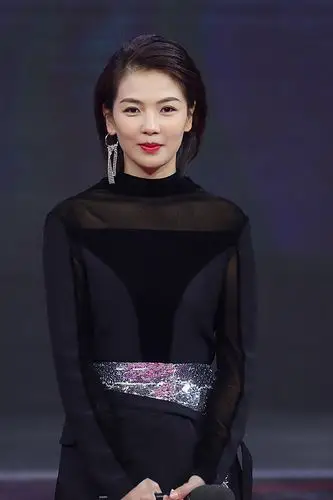 刘涛短发造型现身与杨烁牵手引回忆杀