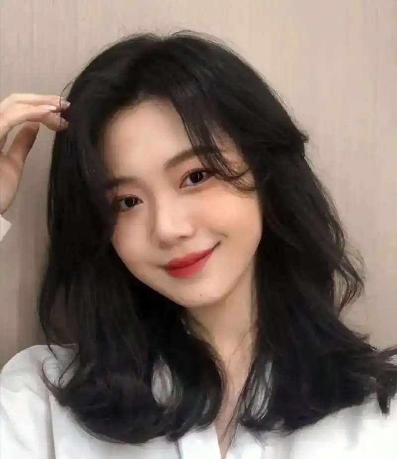 精致美发.韩式锁骨发烫发 空气感的c型卷刘海可以遮住脸颊两侧 - 抖音