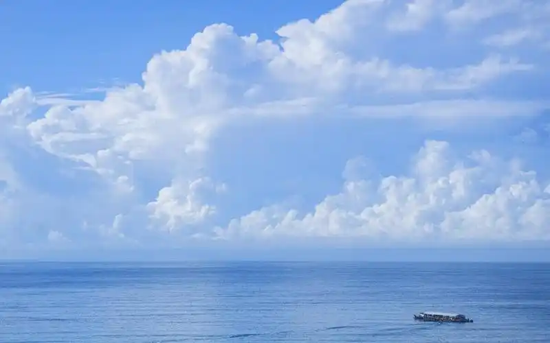 蓝天大海绝美风光